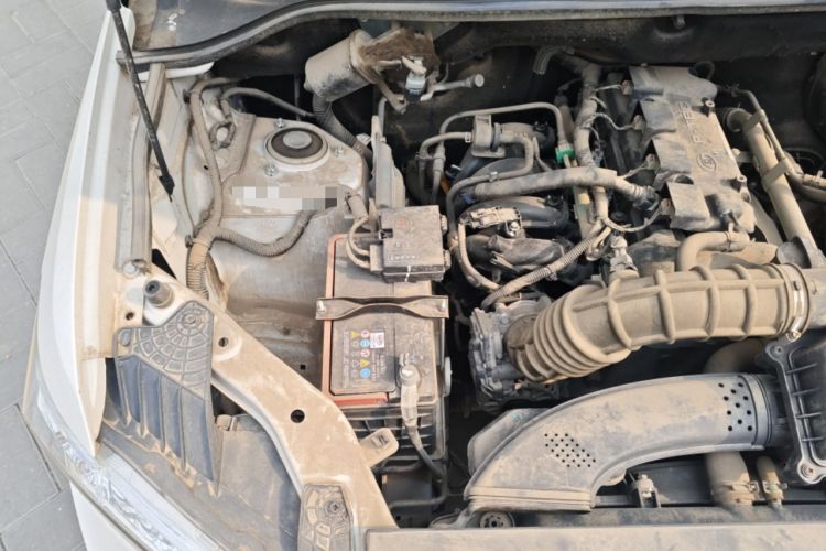 Used Wuling Hongguang 2018 1.5L S Standard Version L2B Engine Bay Right