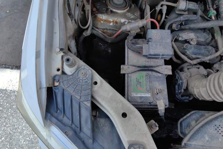 Used Wuling Hongguang 2018 1.5L S Standard Version L2B Engine Bay Right