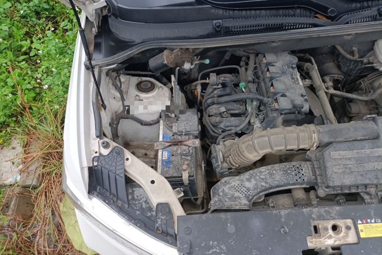 Used Wuling Hongguang 2018 1.5L S Comfort Model L2B Engine Bay Right