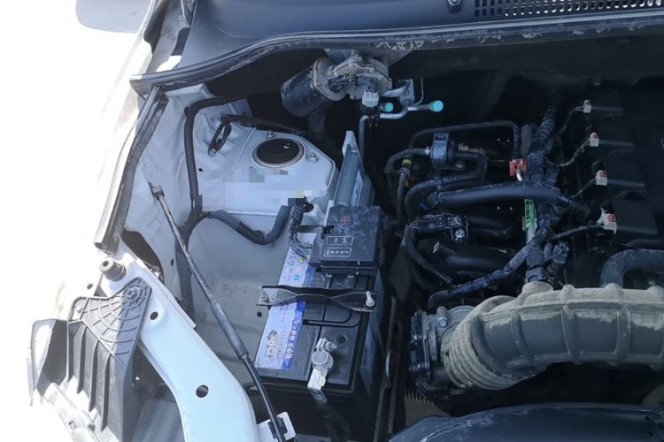 Used Wuling Hongguang 2018 1.5L S Comfort Model L2B Engine Bay Right