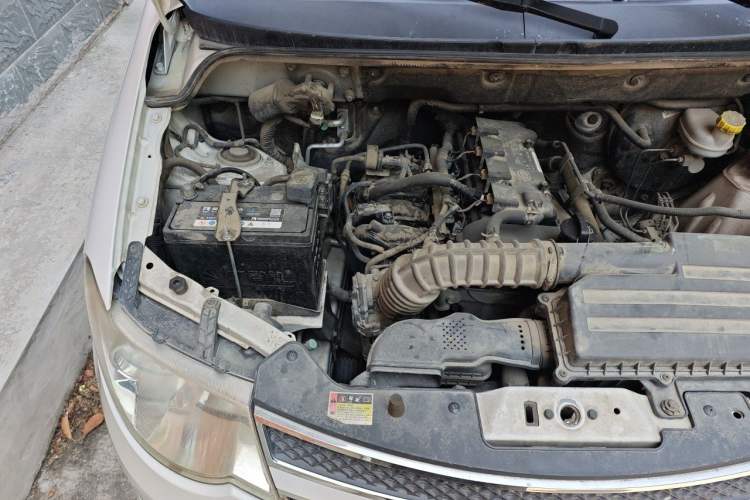 Used Wuling Hongguang 2018 1.5L Classic S Standard Model Engine Bay Right