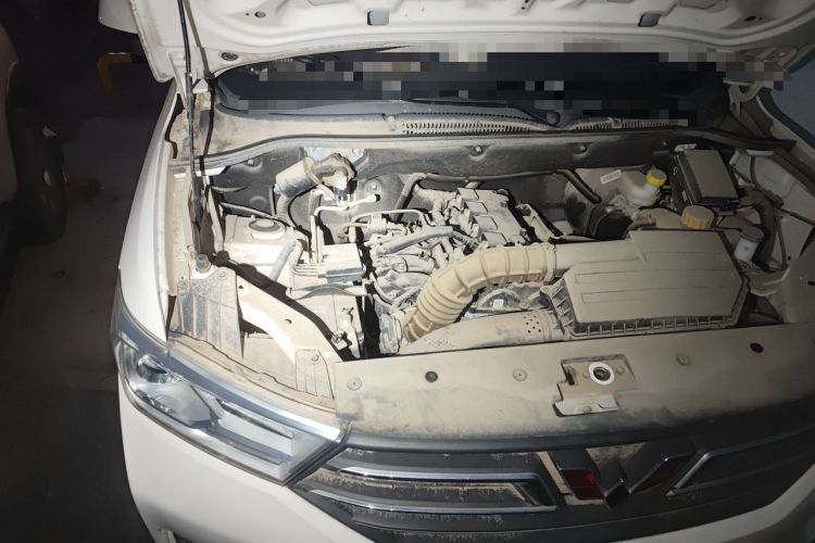 Used Wuling Hongguang 2018 1.5L S Standard Version L2B Engine Bay Right