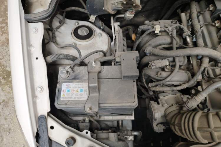 Used Wuling Hongguang 2018 1.5L Classic S Base Model Engine Bay Right