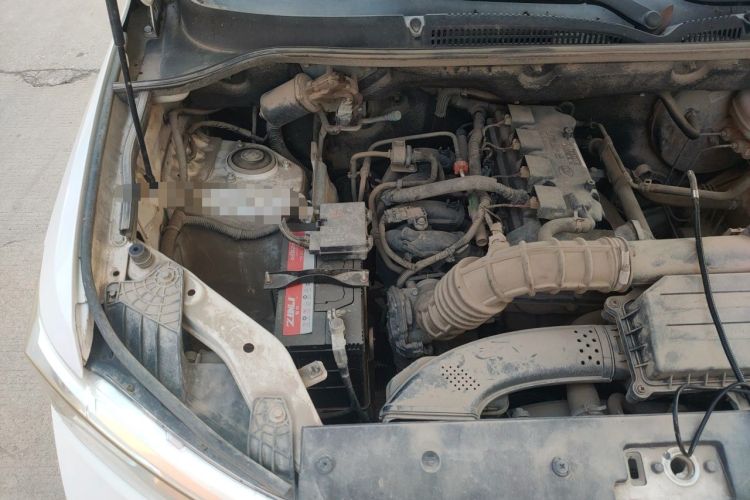 Used Wuling Hongguang 2018 1.5L S Comfort Model L2B Engine Bay Right