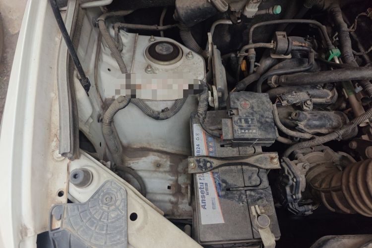 Used Wuling Hongguang 2018 1.5L S Standard Version L2B Engine Bay Right