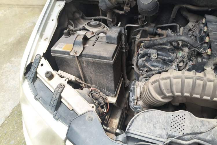 Used Wuling Hongguang 2018 1.5L Classic S Standard Model Engine Bay Right