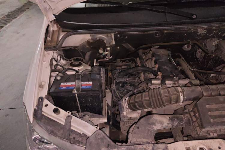 Used Wuling Hongguang 2018 1.5L Classic S Standard Model Engine Bay Right