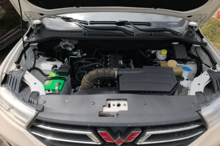 Used Wuling Hongguang 2018 1.5L S Comfort Model L2B Engine Bay