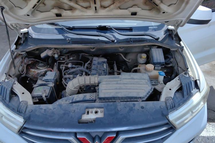 Used Wuling Hongguang 2018 1.5L S Standard Version L2B Engine Bay