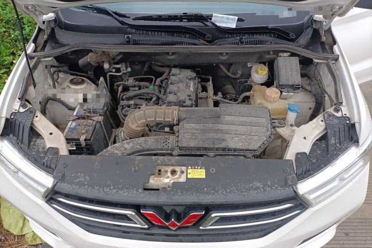 Used Wuling Hongguang 2018 1.5L S Comfort Model L2B Engine Bay