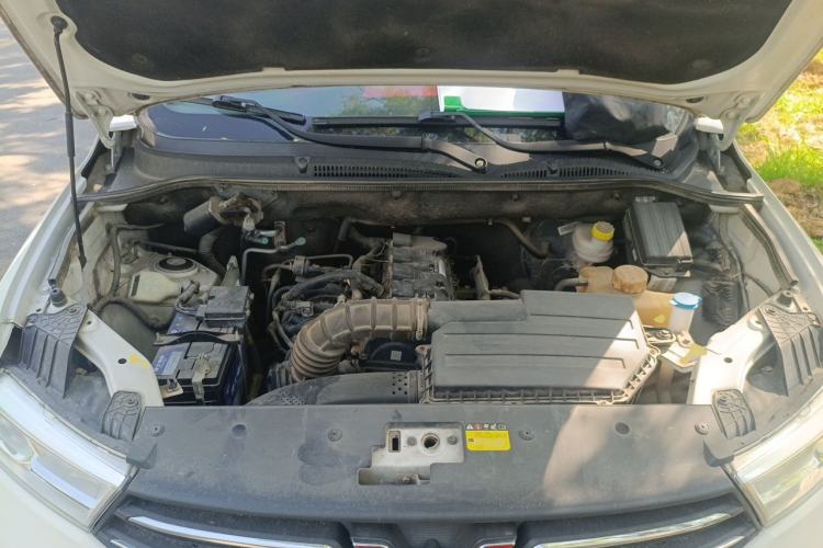 Used Wuling Hongguang 2018 1.5L S Comfort Model L2B Engine Bay