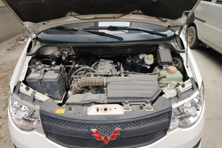 Used Wuling Hongguang 2018 1.5L Classic S Base Model Engine Bay