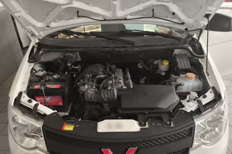 Used Wuling Hongguang 2018 1.2L Classic S Base Model Engine Bay