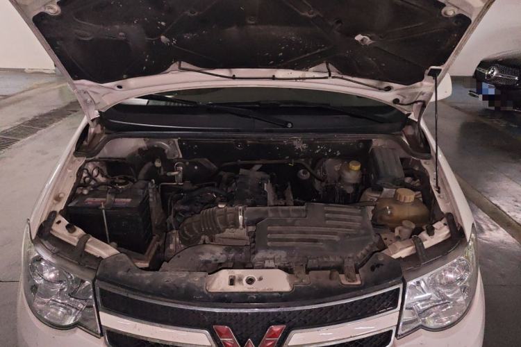 Used Wuling Hongguang 2018 1.5L Classic S Standard Model Engine Bay