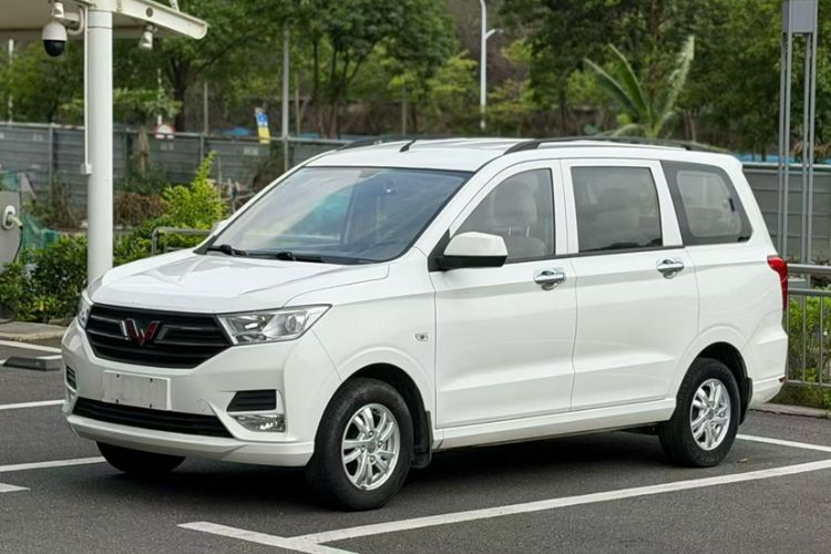 Used Wuling Hongguang 2018 1.5L S Standard Version L2B Exterior 1