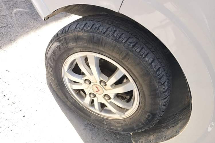 Used Wuling Hongguang 2018 1.5L S Standard Version L2B Exterior 2