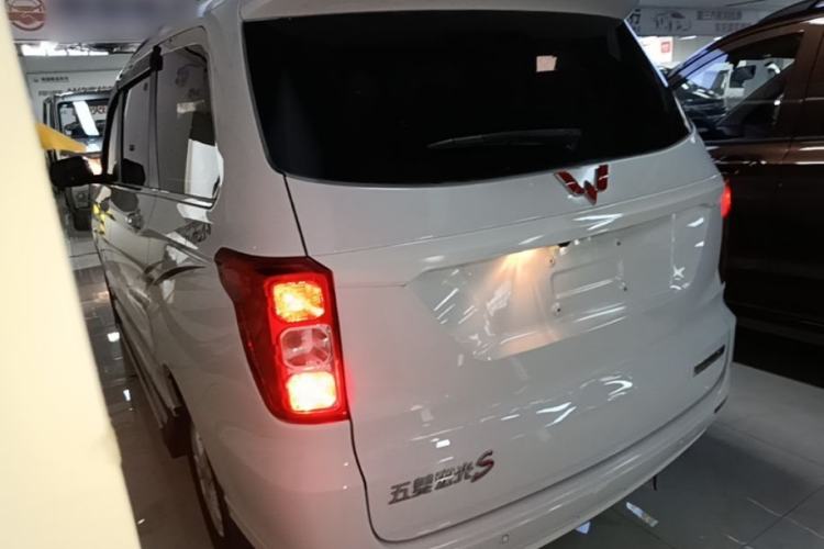 Used Wuling Hongguang 2018 1.5L S Comfort Model L2B Exterior 2