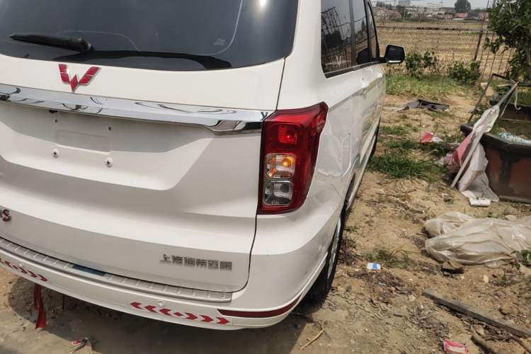 Used Wuling Hongguang 2018 1.5L S Comfort Model L2B Exterior 3