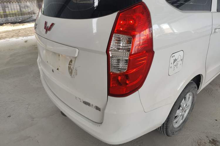 Used Wuling Hongguang 2018 1.5L Classic S Standard Model Exterior 3