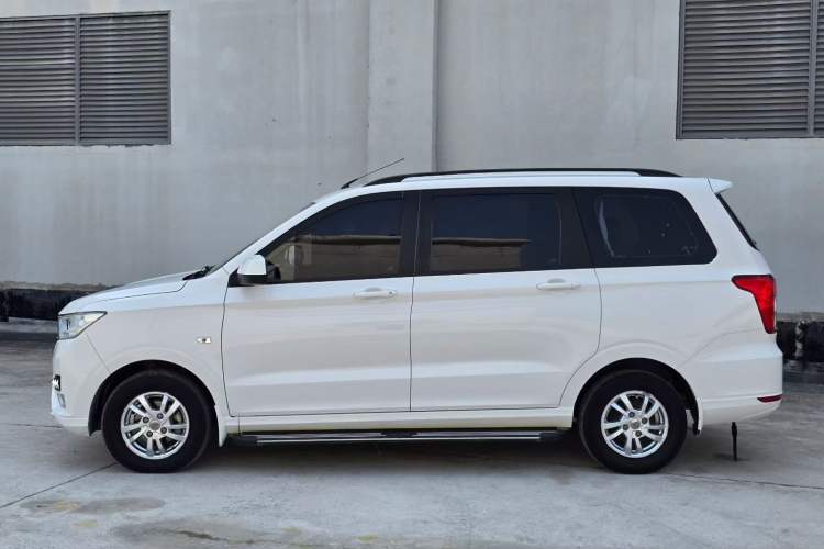 Used Wuling Hongguang 2018 1.5L S Comfort Model L2B Exterior 3