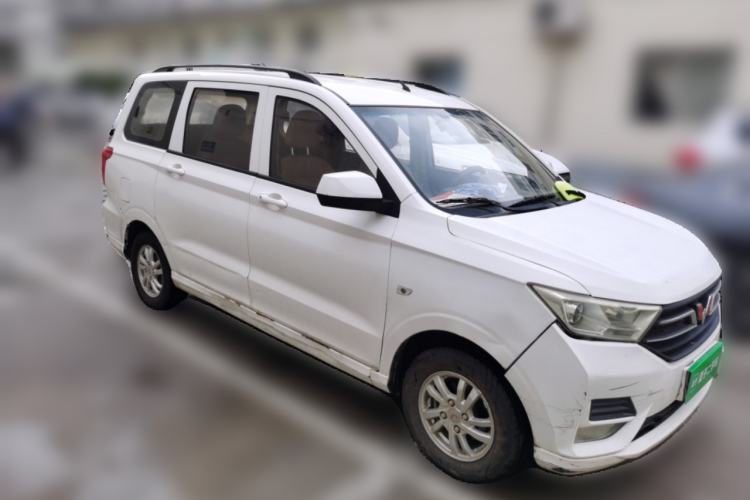 Used Wuling Hongguang 2018 1.5L S Standard Version L2B Front Right 45 Deg