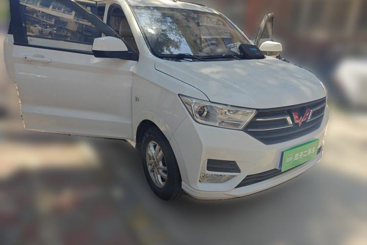 Used Wuling Hongguang 2018 1.5L S Comfort Model L2B Front Right 45 Deg