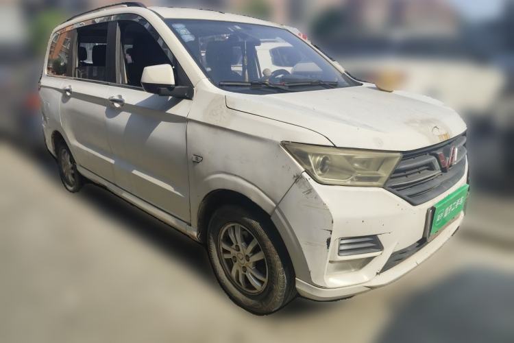 Used Wuling Hongguang 2018 1.5L S Comfort Model L2B Front Right 45 Deg