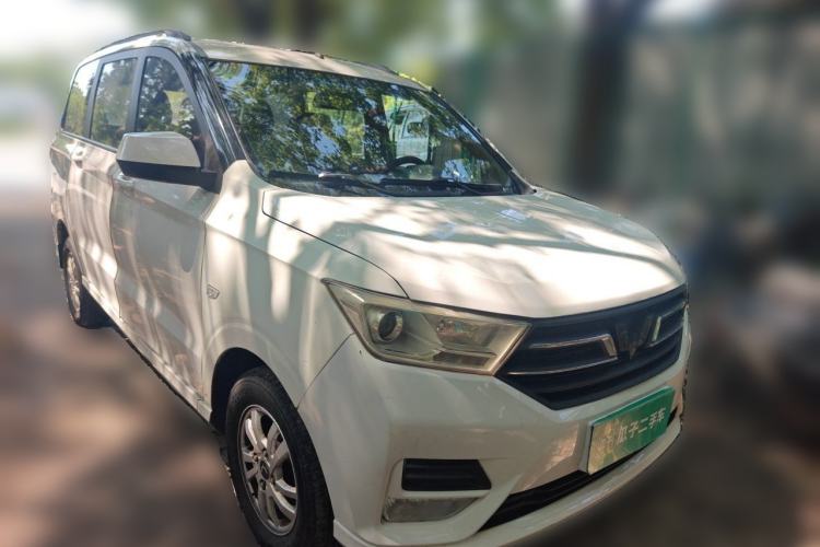 Used Wuling Hongguang 2018 1.5L S Comfort Model L2B Front Right 45 Deg