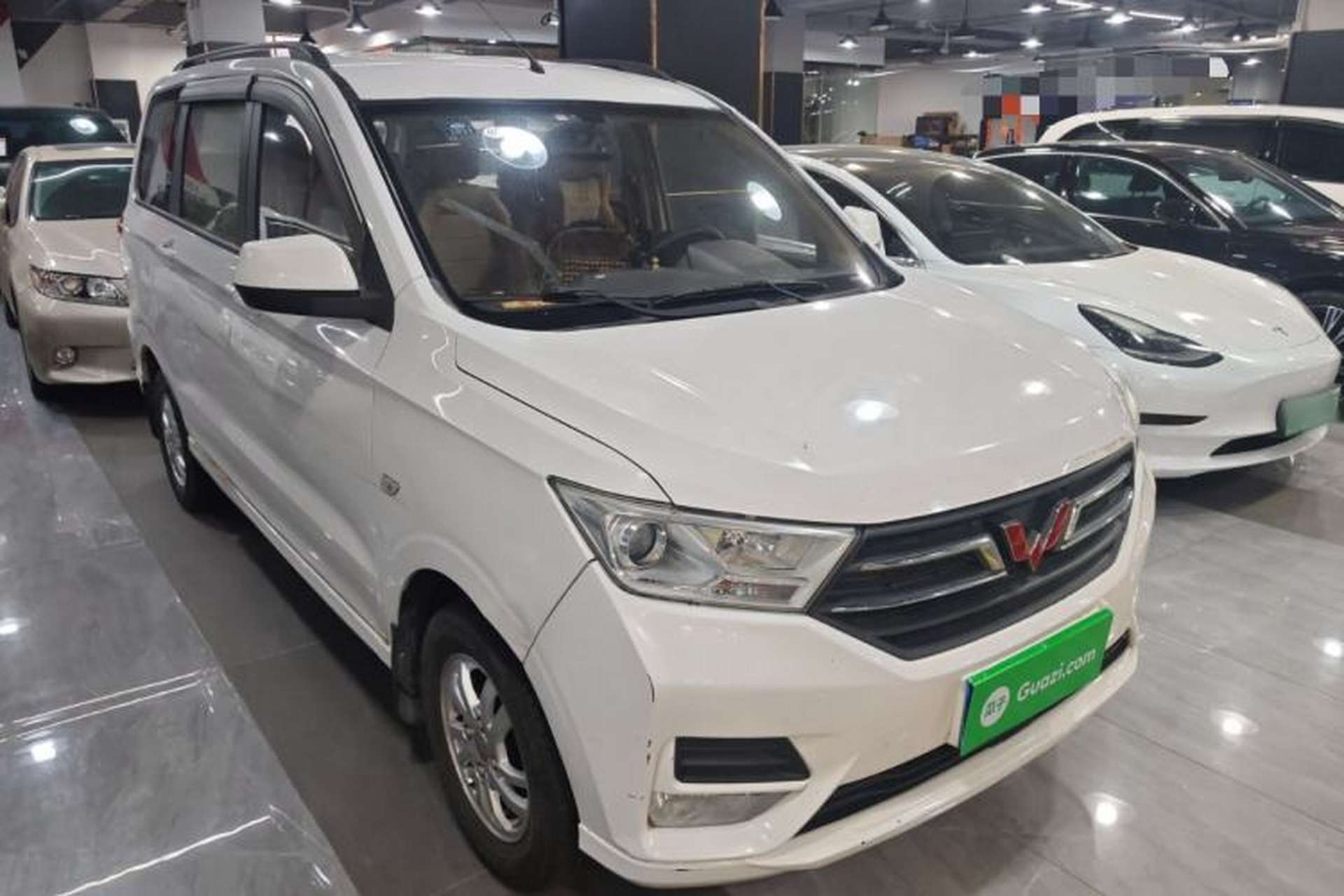 Used Wuling Hongguang 2018 1.5L S Comfort Model L2B Front Right 45 Deg