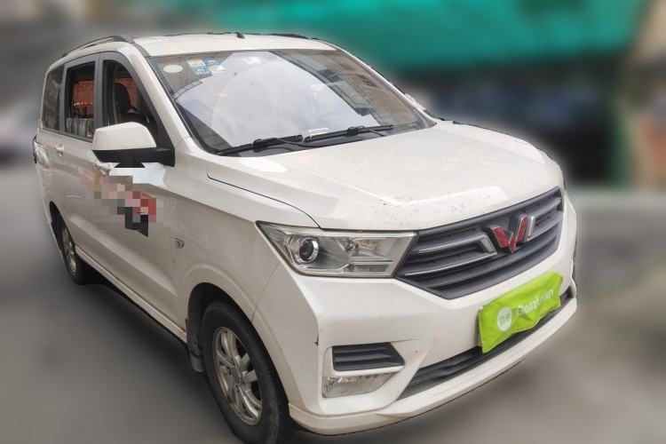 Used Wuling Hongguang 2018 1.5L S Comfort Model L2B Front Right 45 Deg