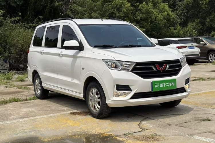 Used Wuling Hongguang 2018 1.5L S Standard Version L2B Front Right 45 Deg