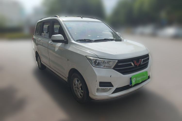 Used Wuling Hongguang 2018 1.5L S Comfort Model L2B Front Right 45 Deg