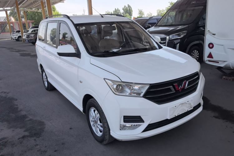 Used Wuling Hongguang 2018 1.5L S Comfort Model L2B Front Right 45 Deg