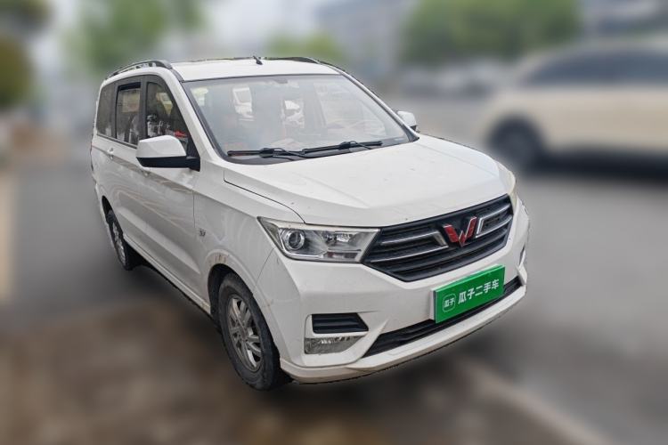 Used Wuling Hongguang 2018 1.5L S Comfort Model L2B Front Right 45 Deg