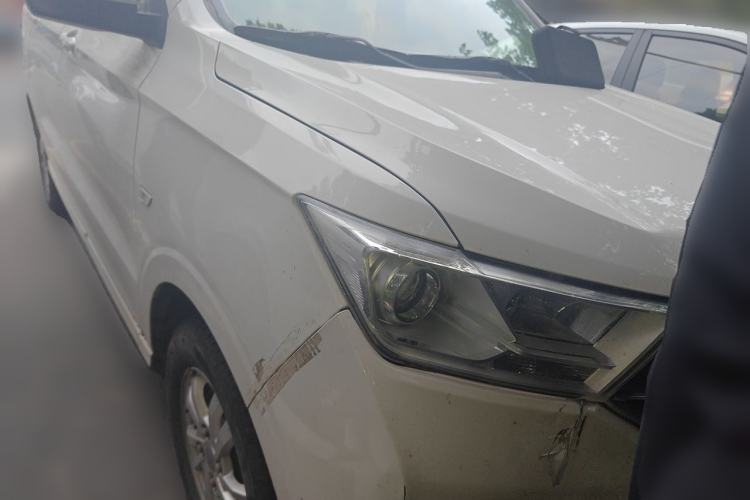 Used Wuling Hongguang 2018 1.5L S Comfort Model L2B Front Right 45 Deg