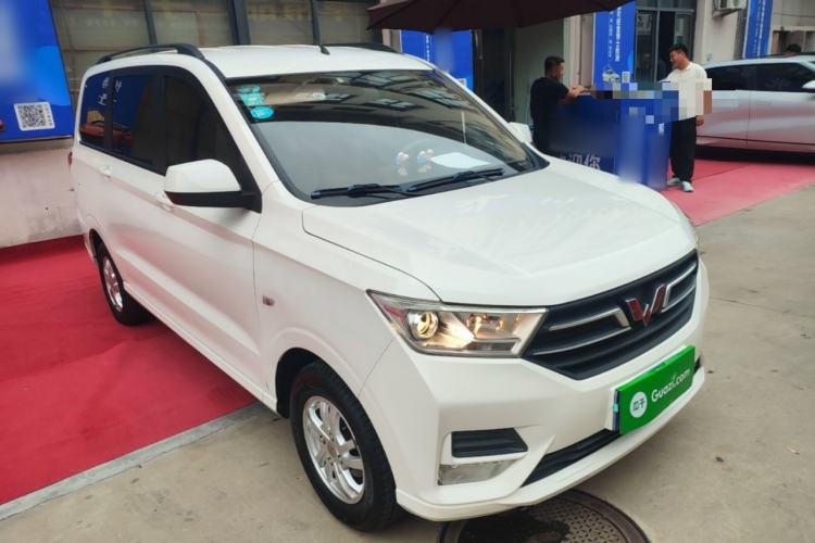 Used Wuling Hongguang 2018 1.5L S Comfort Model L2B Front Right 45 Deg