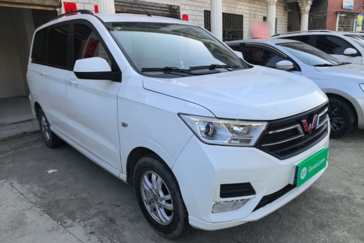 Used Wuling Hongguang 2018 1.5L S Comfort Model L2B Front Right 45 Deg