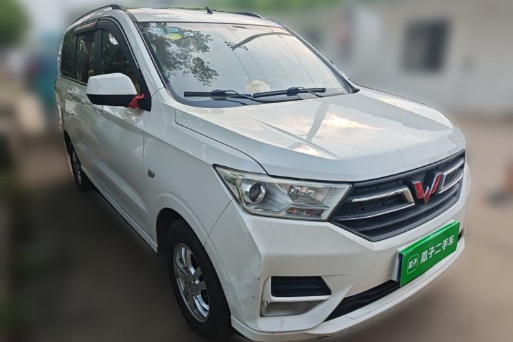 Used Wuling Hongguang 2018 1.5L S Comfort Model L2B Front Right 45 Deg