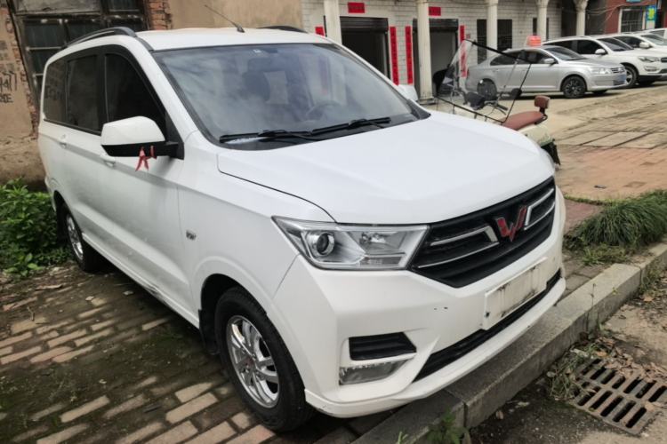Used Wuling Hongguang 2018 1.5L S Comfort Model L2B Front Right 45 Deg