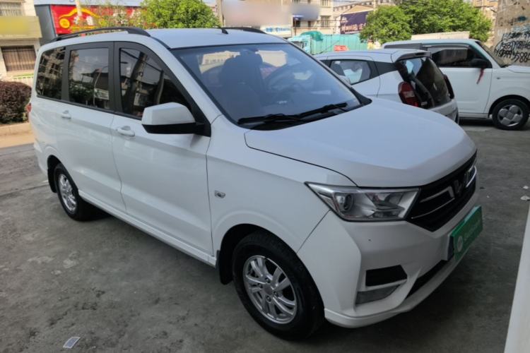 Used Wuling Hongguang 2018 1.5L S Comfort Model L2B Front Right 45 Deg