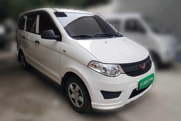 Used Wuling Hongguang 2018 1.5L Classic S Base Model Front Right 45 Deg