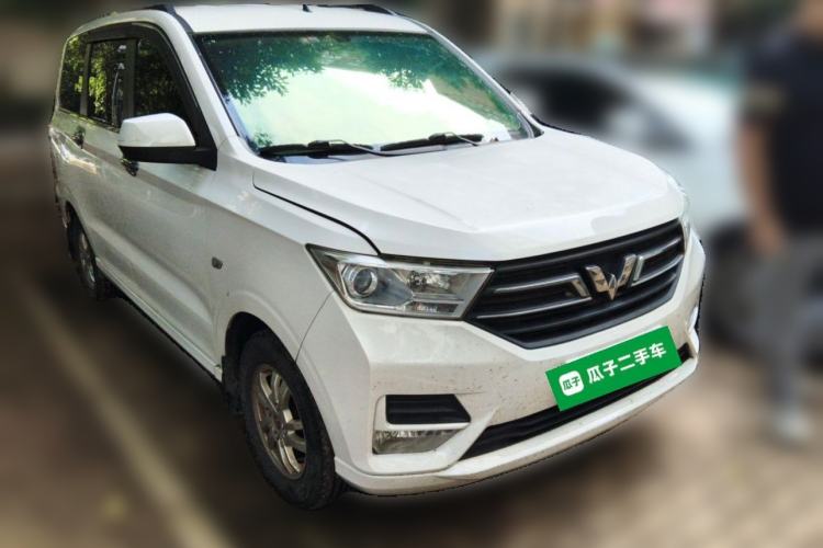 Used Wuling Hongguang 2018 1.5L S Comfort Model L2B Front Right 45 Deg