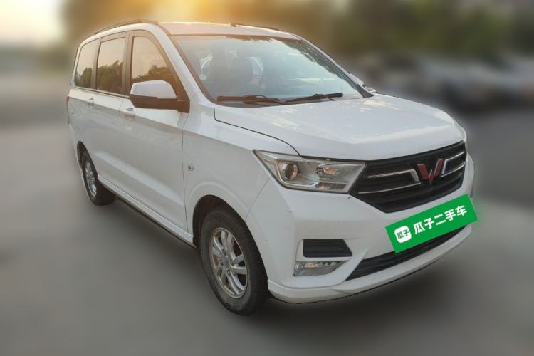 Used Wuling Hongguang 2018 1.5L S Comfort Model L2B Front Right 45 Deg