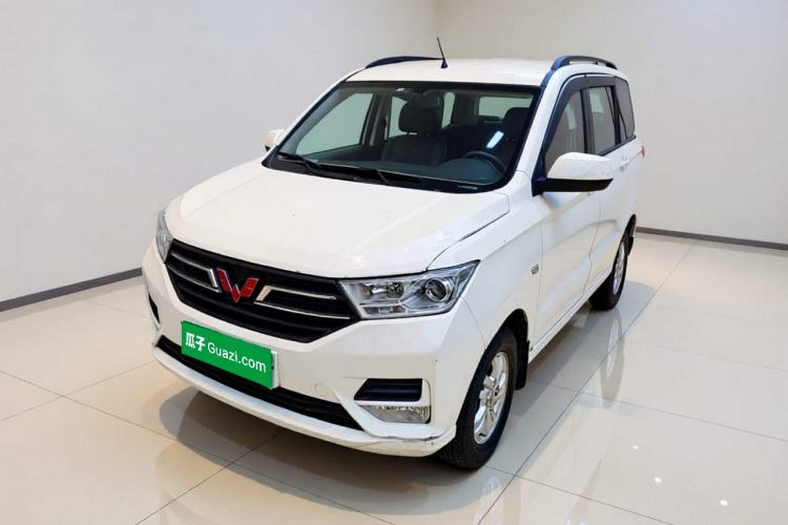 Фото Wuling с площадки