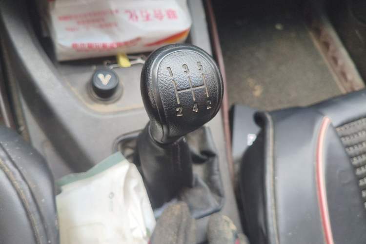 Used Wuling Hongguang 2018 1.5L S Standard Version L2B Gear Lever