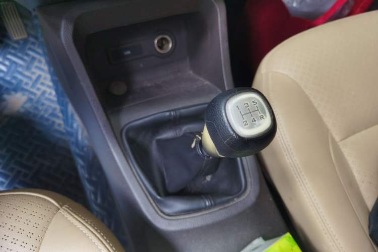 Used Wuling Hongguang 2018 1.5L S Standard Version L2B Gear Lever