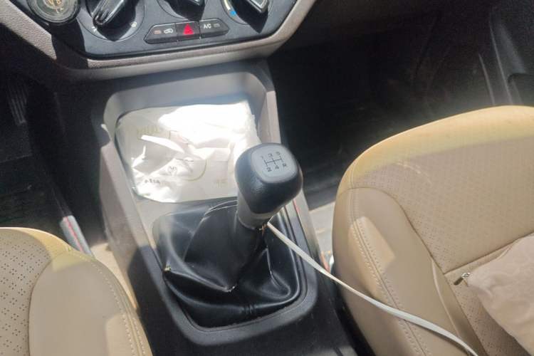 Used Wuling Hongguang 2018 1.5L S Comfort Model L2B Gear Lever