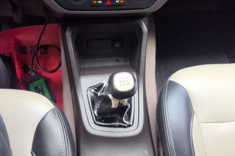 Used Wuling Hongguang 2018 1.5L S Standard Version L2B Gear Lever