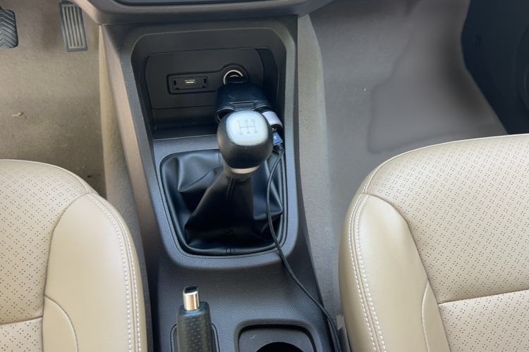Used Wuling Hongguang 2018 1.5L S Standard Version L2B Gear Lever
