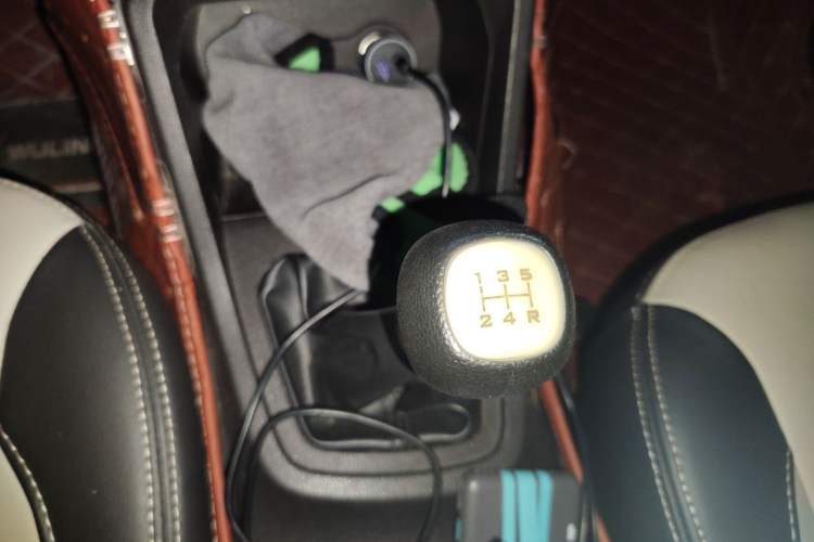 Used Wuling Hongguang 2018 1.5L S Standard Version L2B Gear Lever